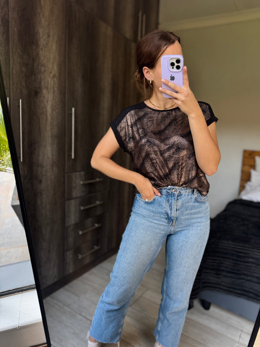 Black and gold top (F)