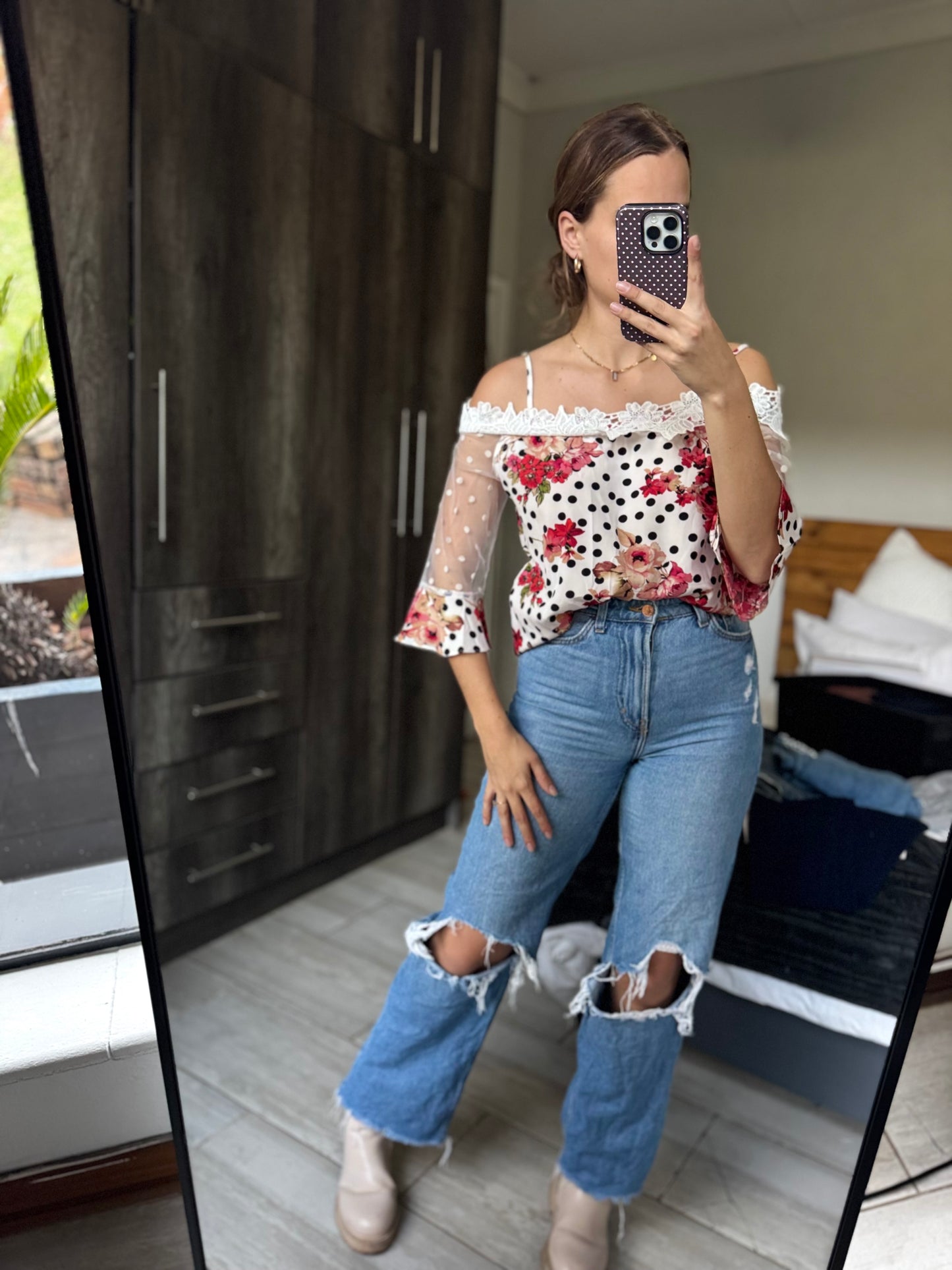 Pretty floral top (X)