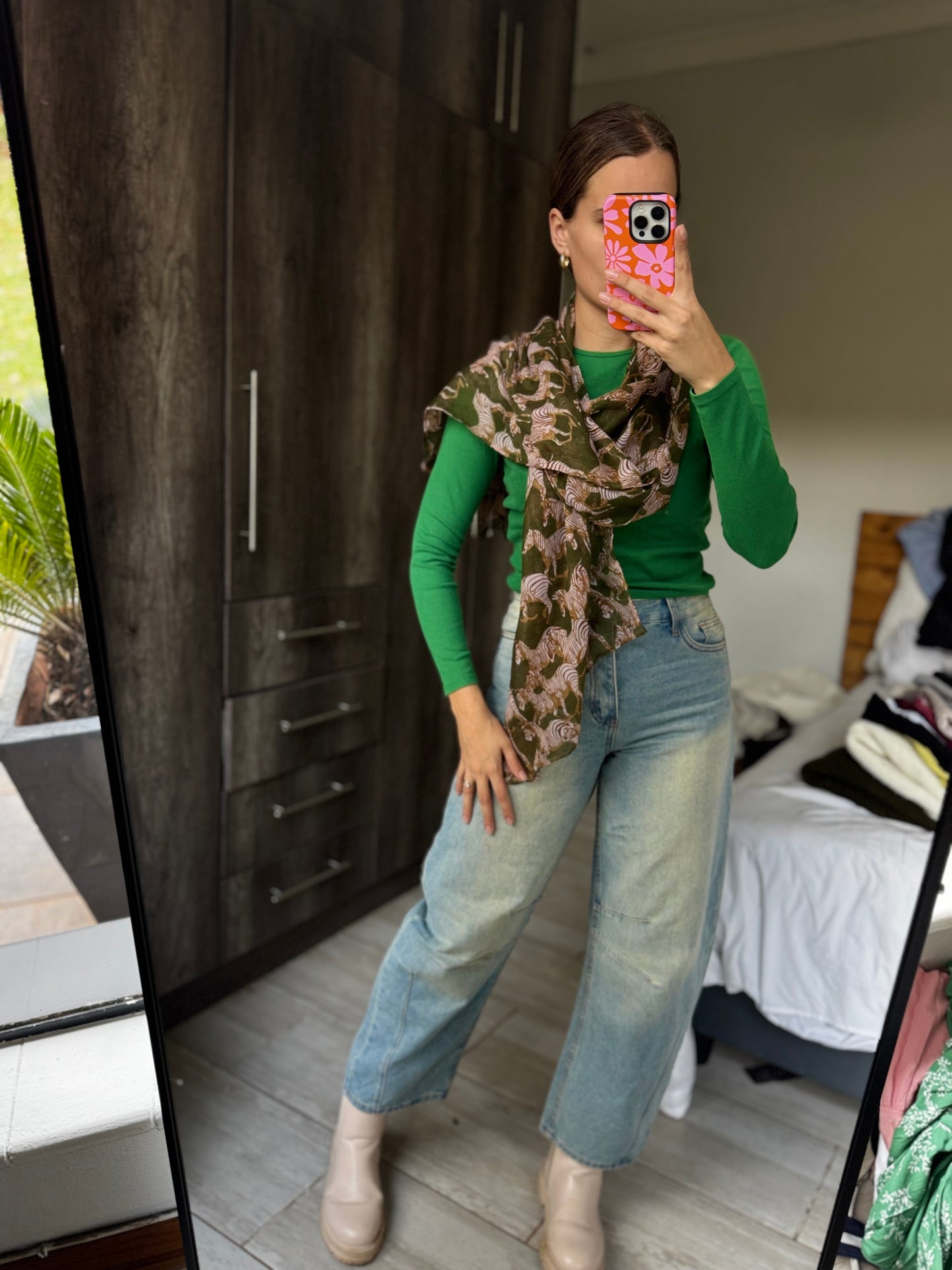 Scarf with zebras on (Q)