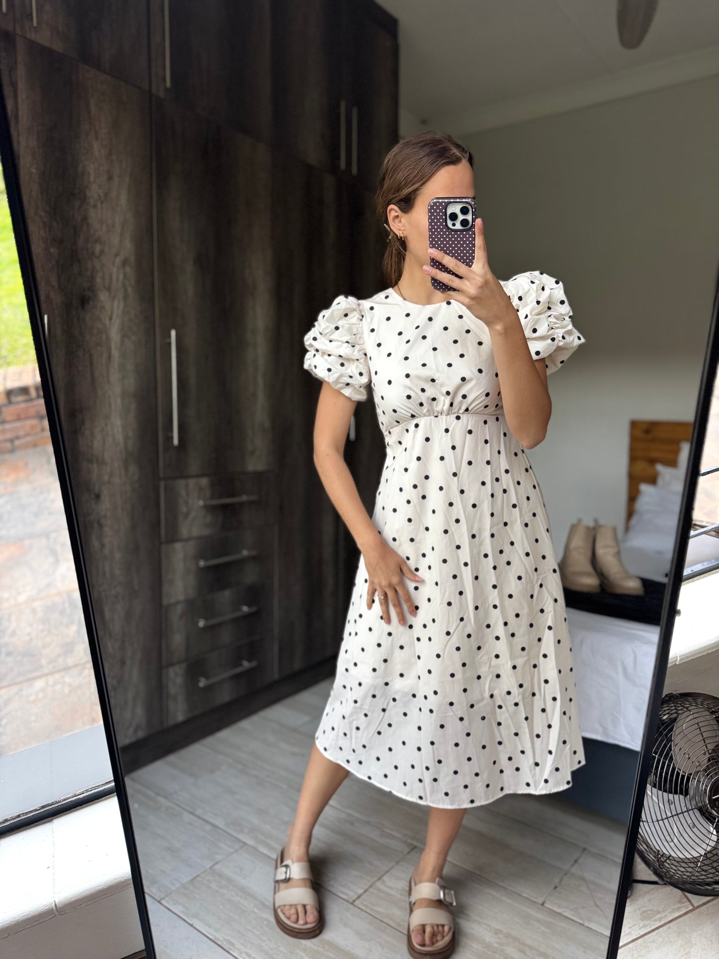 Polka dot dress (E)
