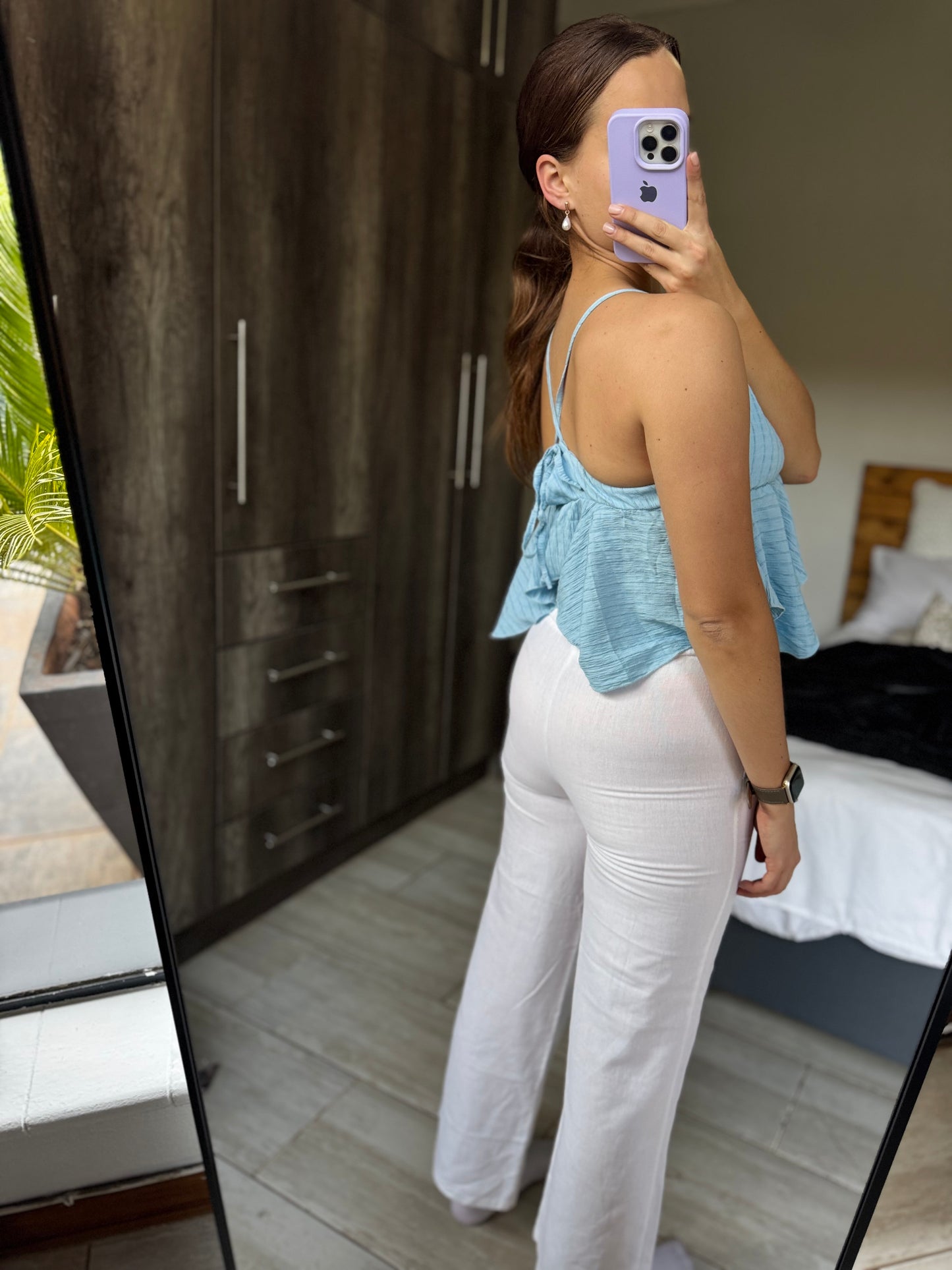 Pretty blue top (O)