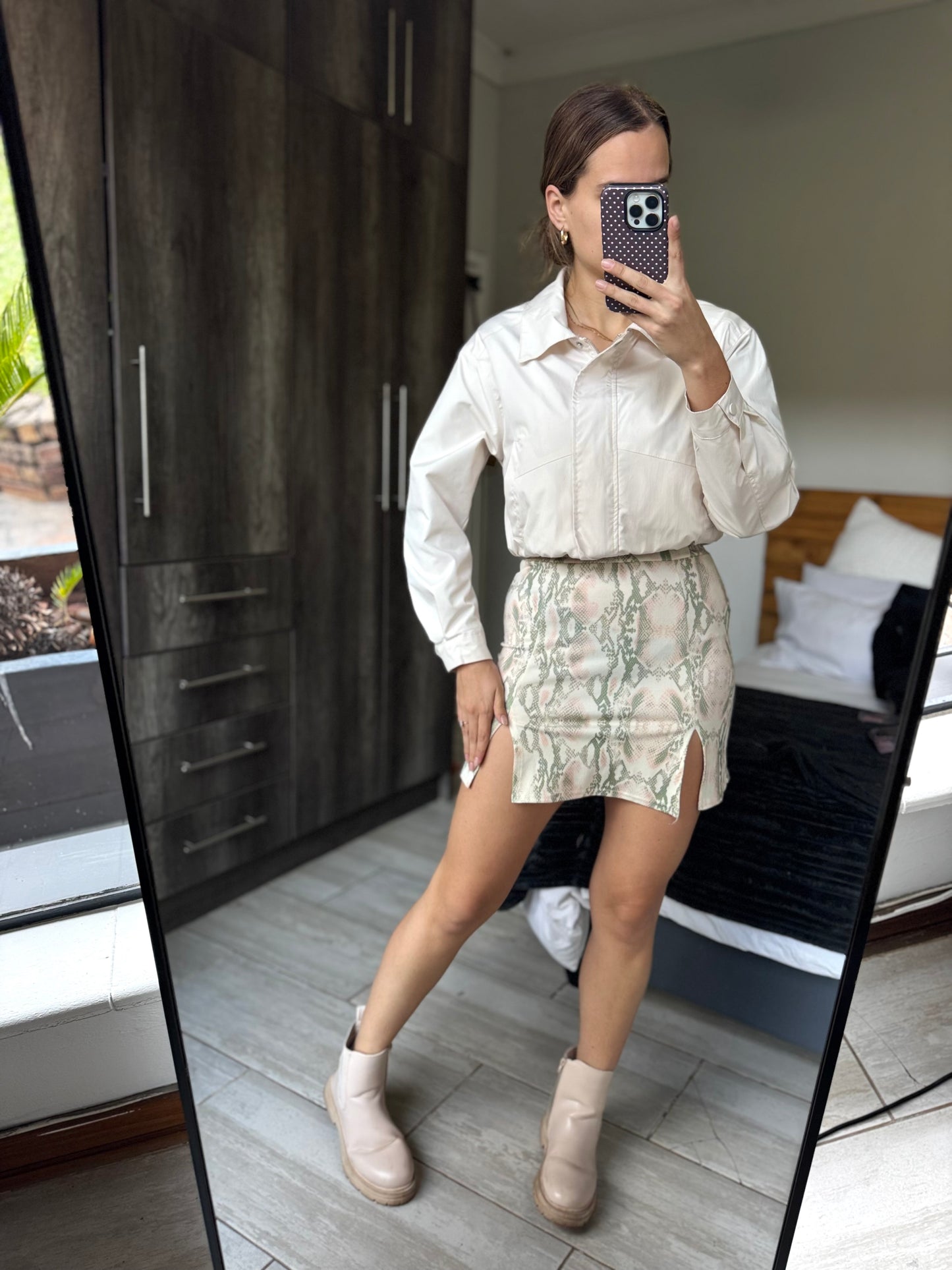 Boohoo pretty skirt (MM)