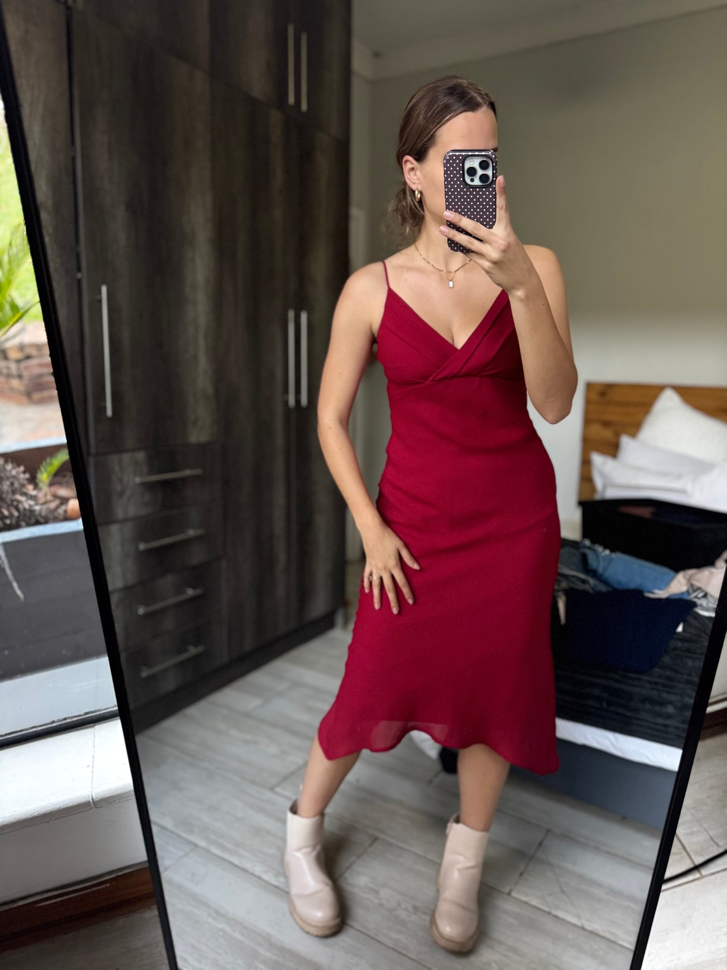 Stunning maroon dress (X)
