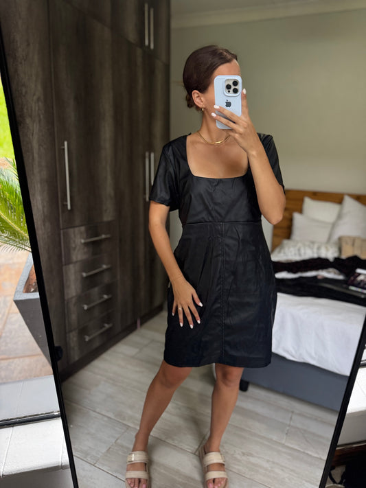 Black leather dress (N)