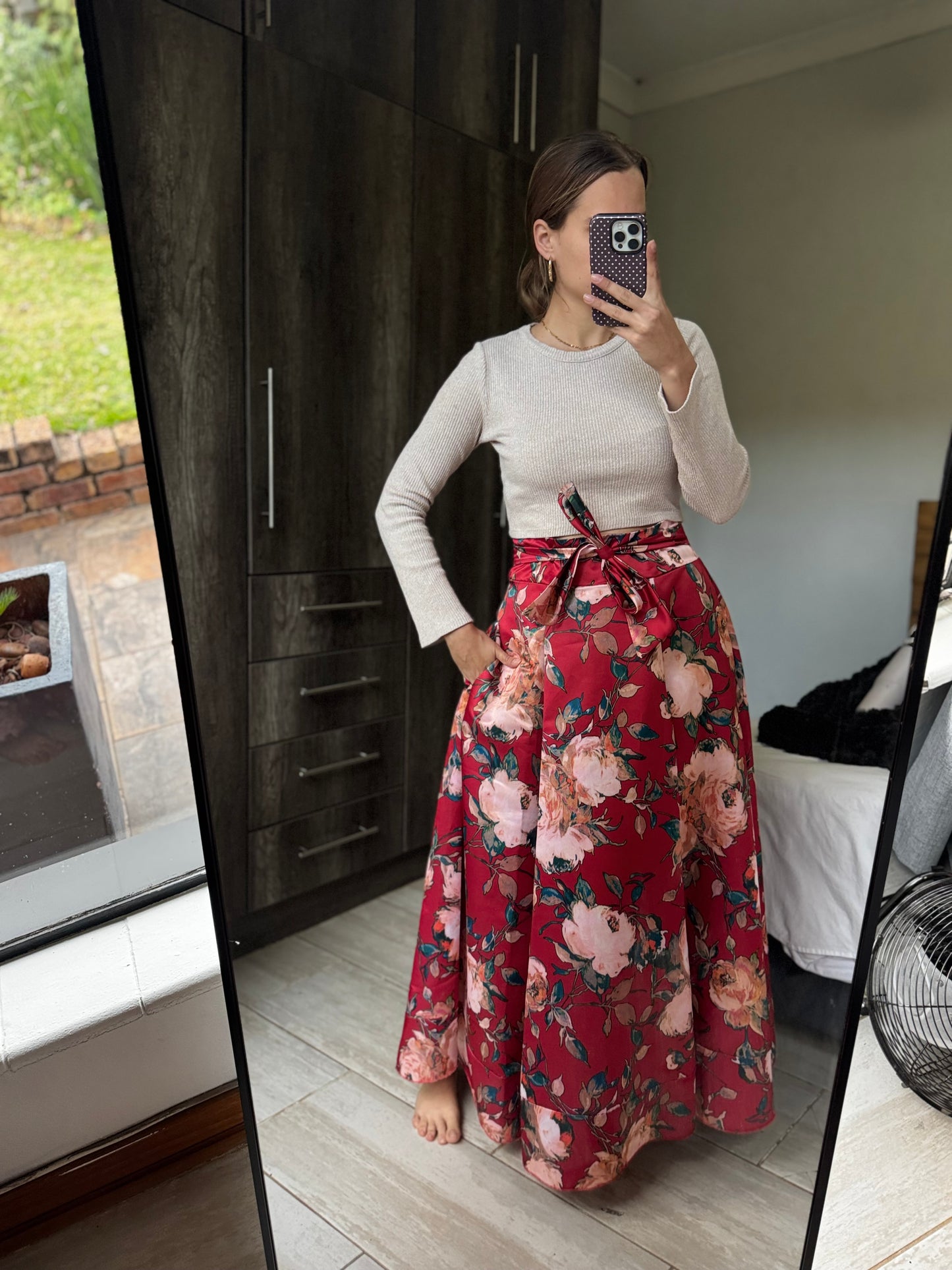 Stunning red floral skirt (X6)