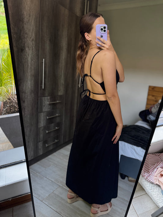 Stunning black dress (X9)