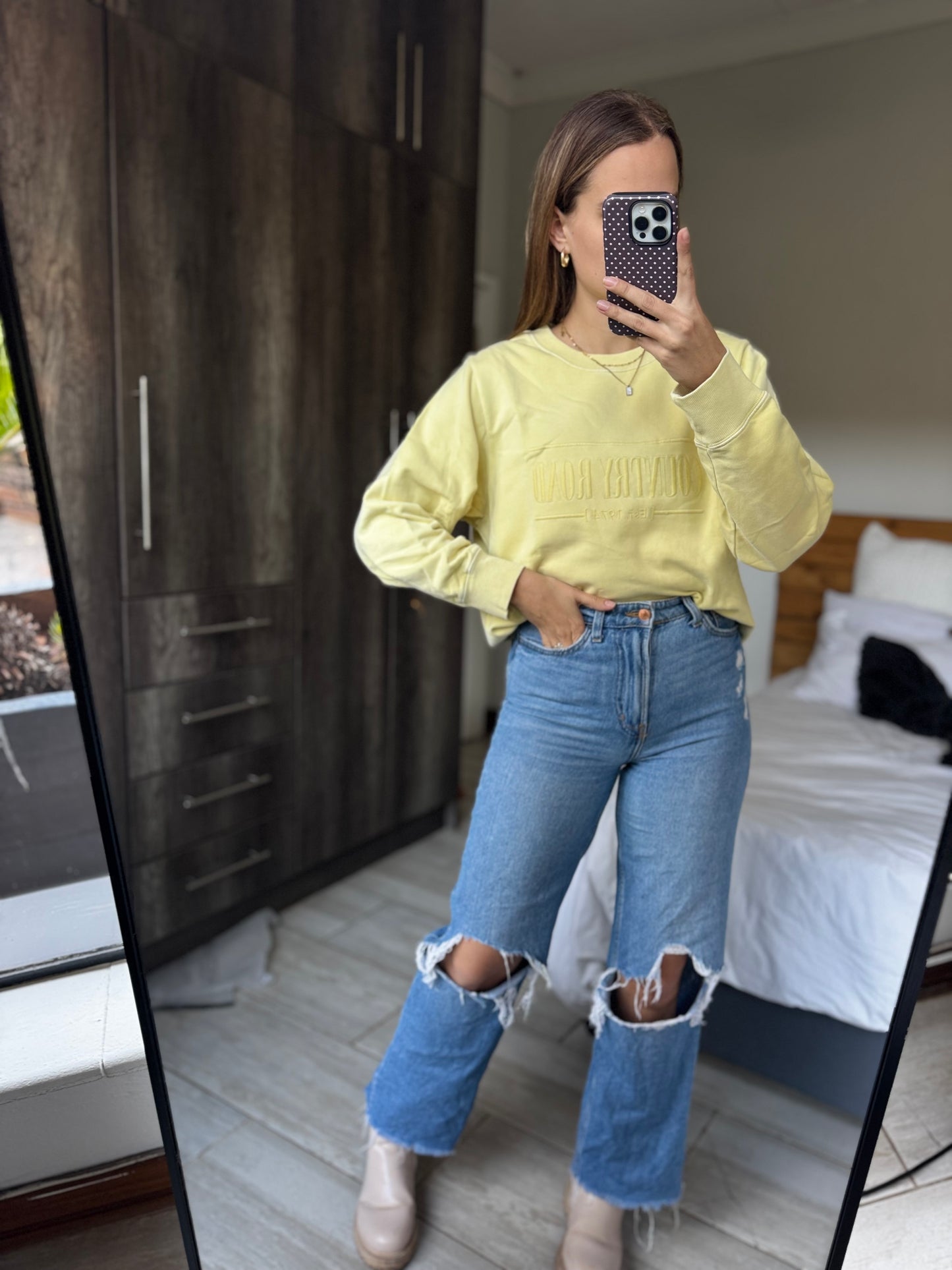 Country Road butter yellow sweatshirt
