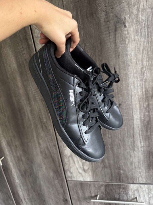 PUMA black sneakers (D)