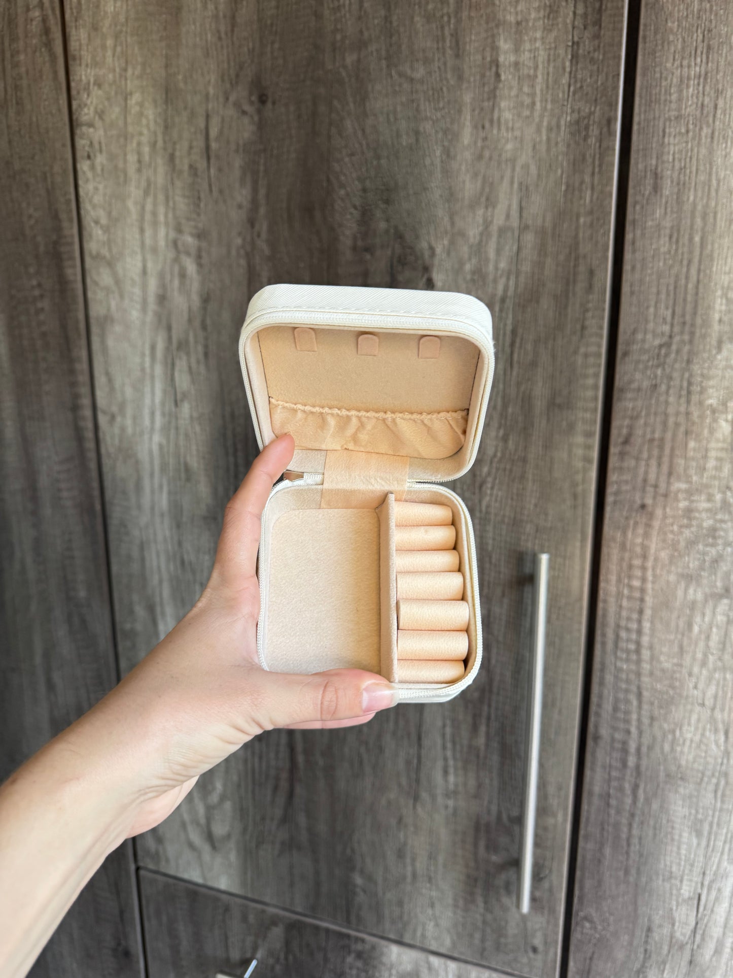 Jewelry box (E)