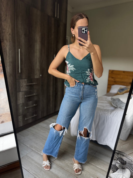 Green floral top (K)