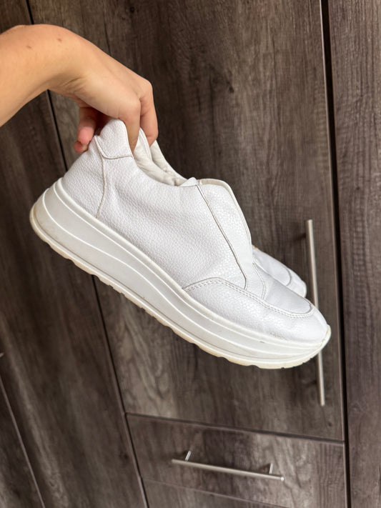 Woolworths white sneakers (K)