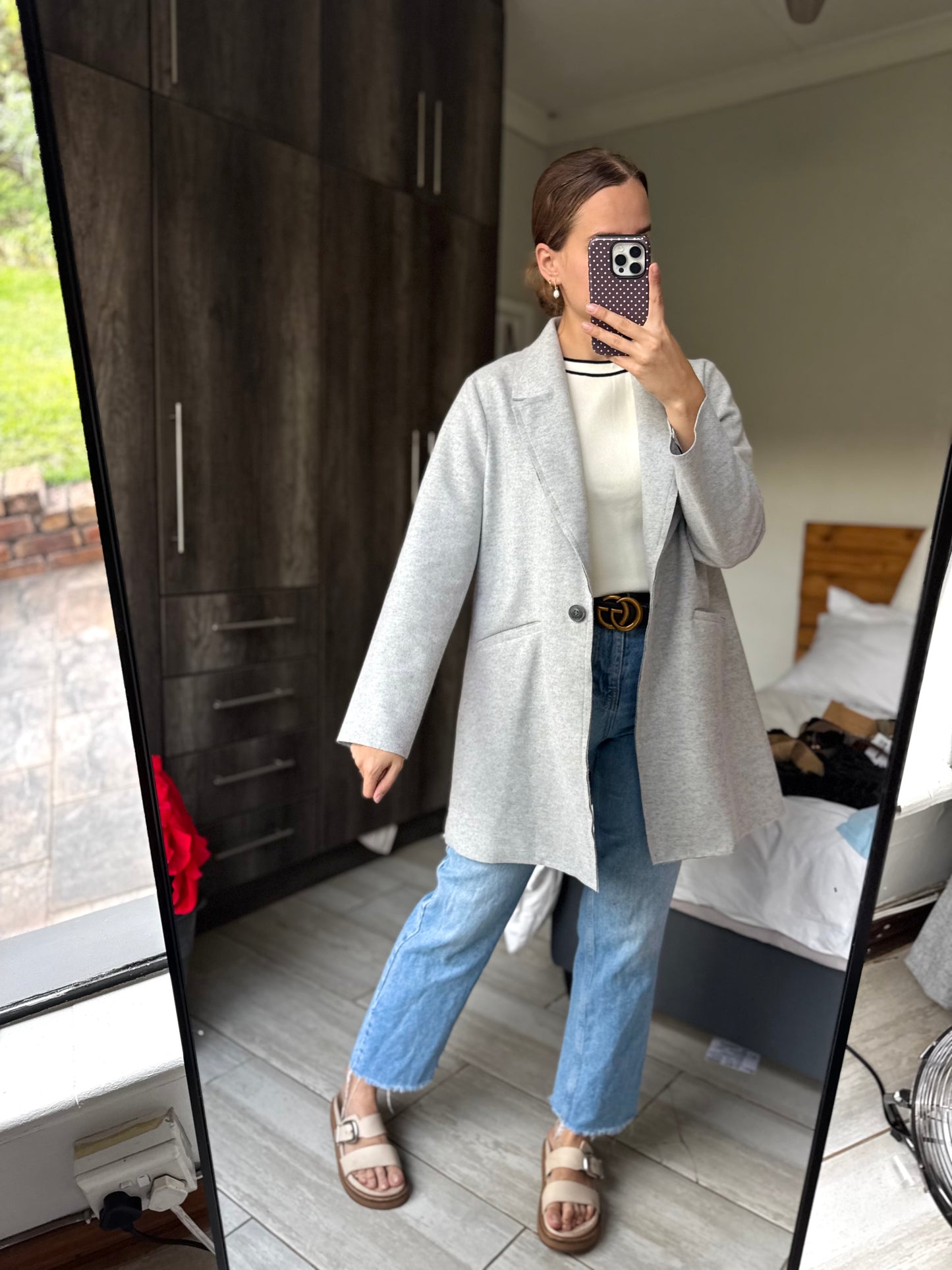 Grey coat (T)