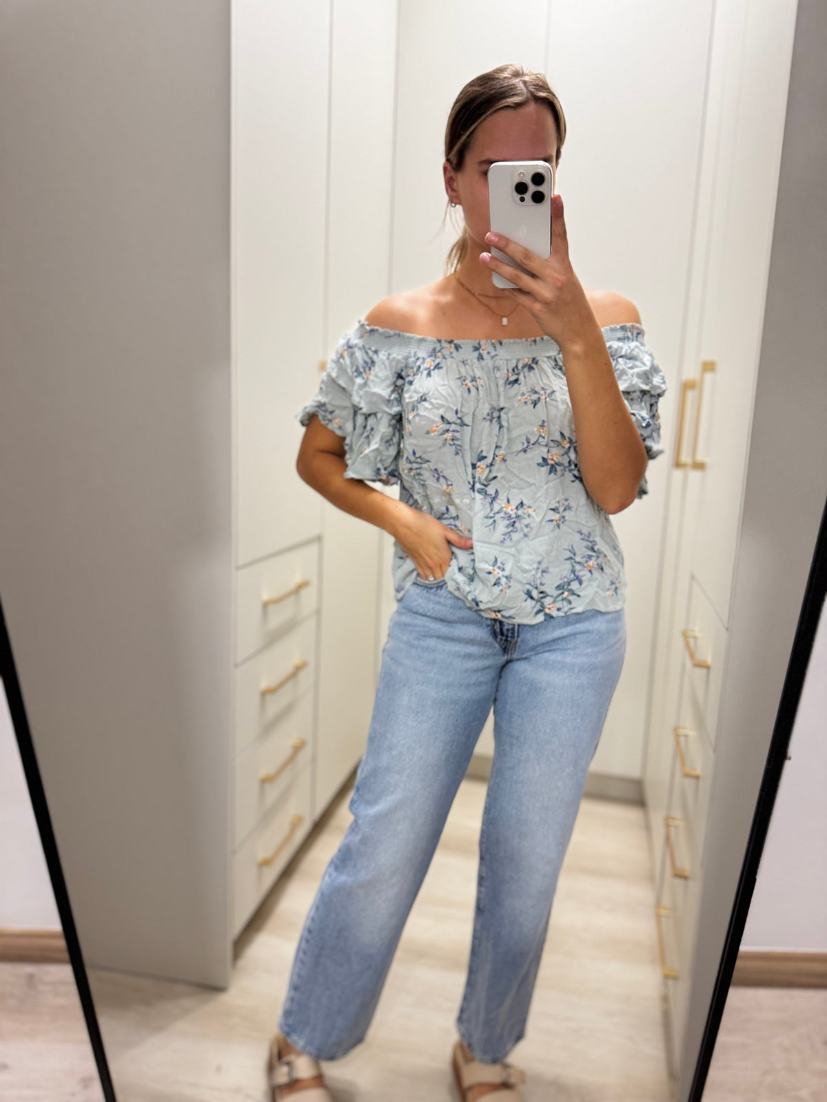 Blue floral top (OO)
