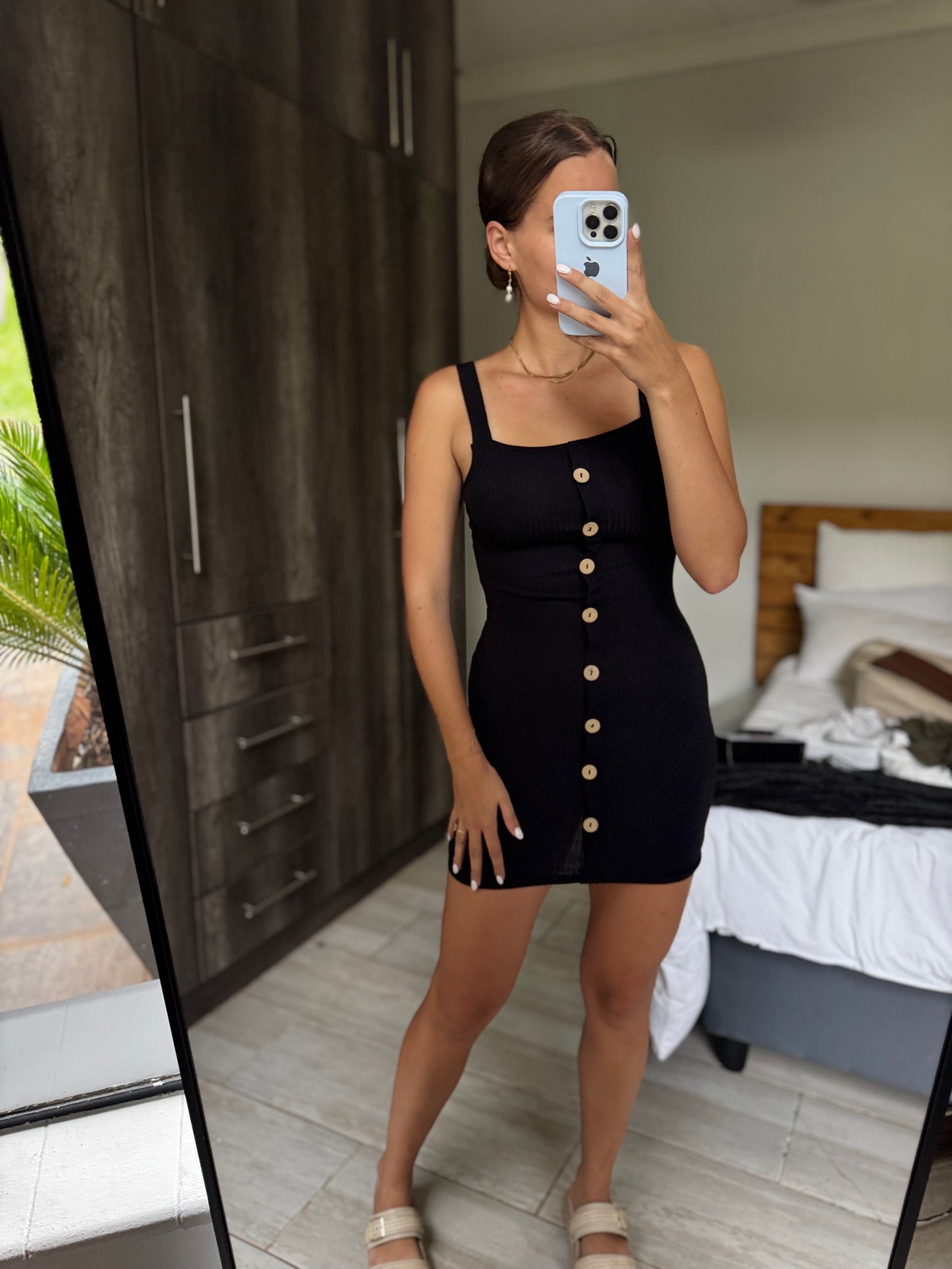 Black ribbed dress (EE)