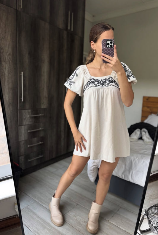 Cream floral dress (X9)