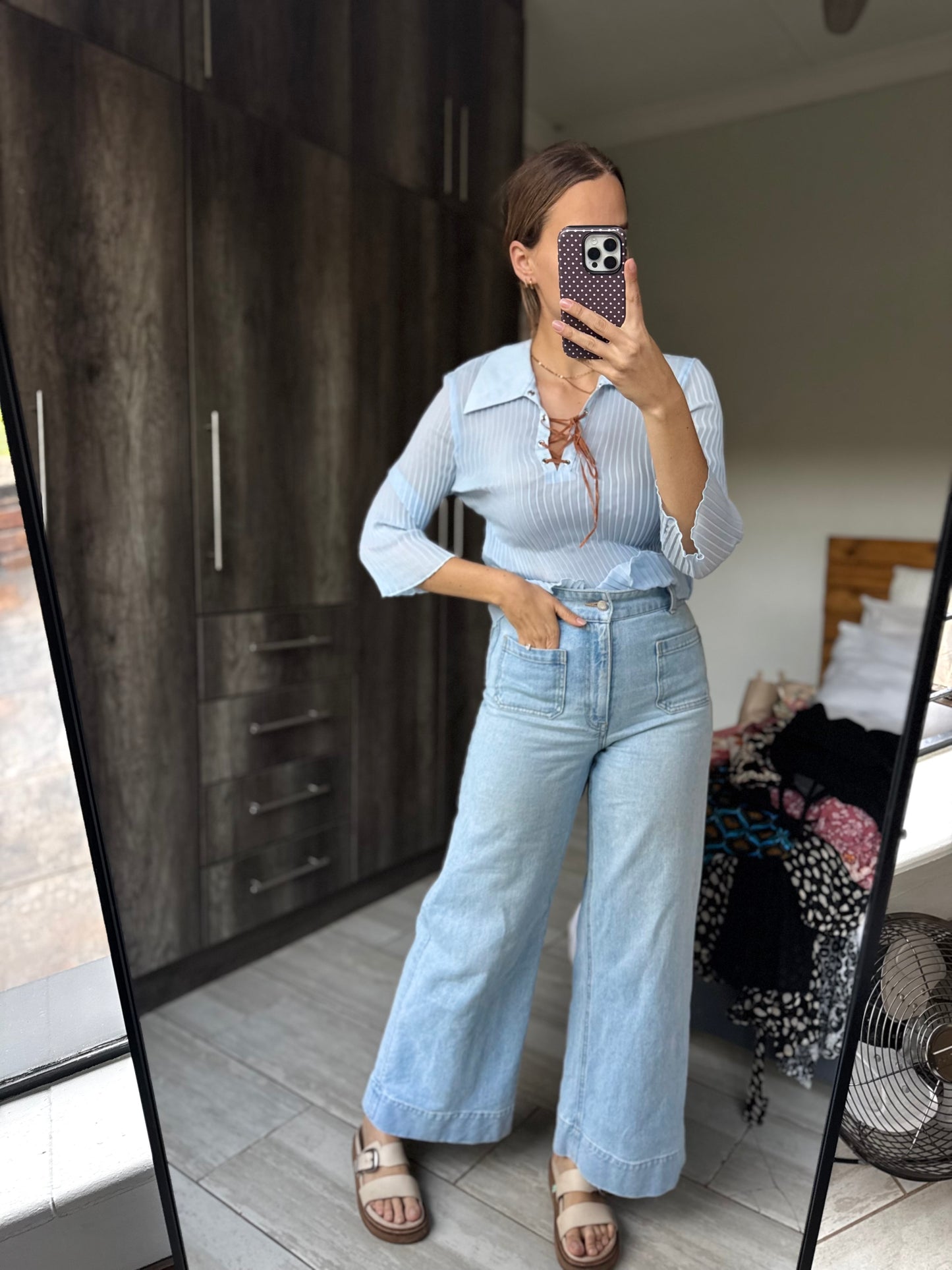 Blue top (B)