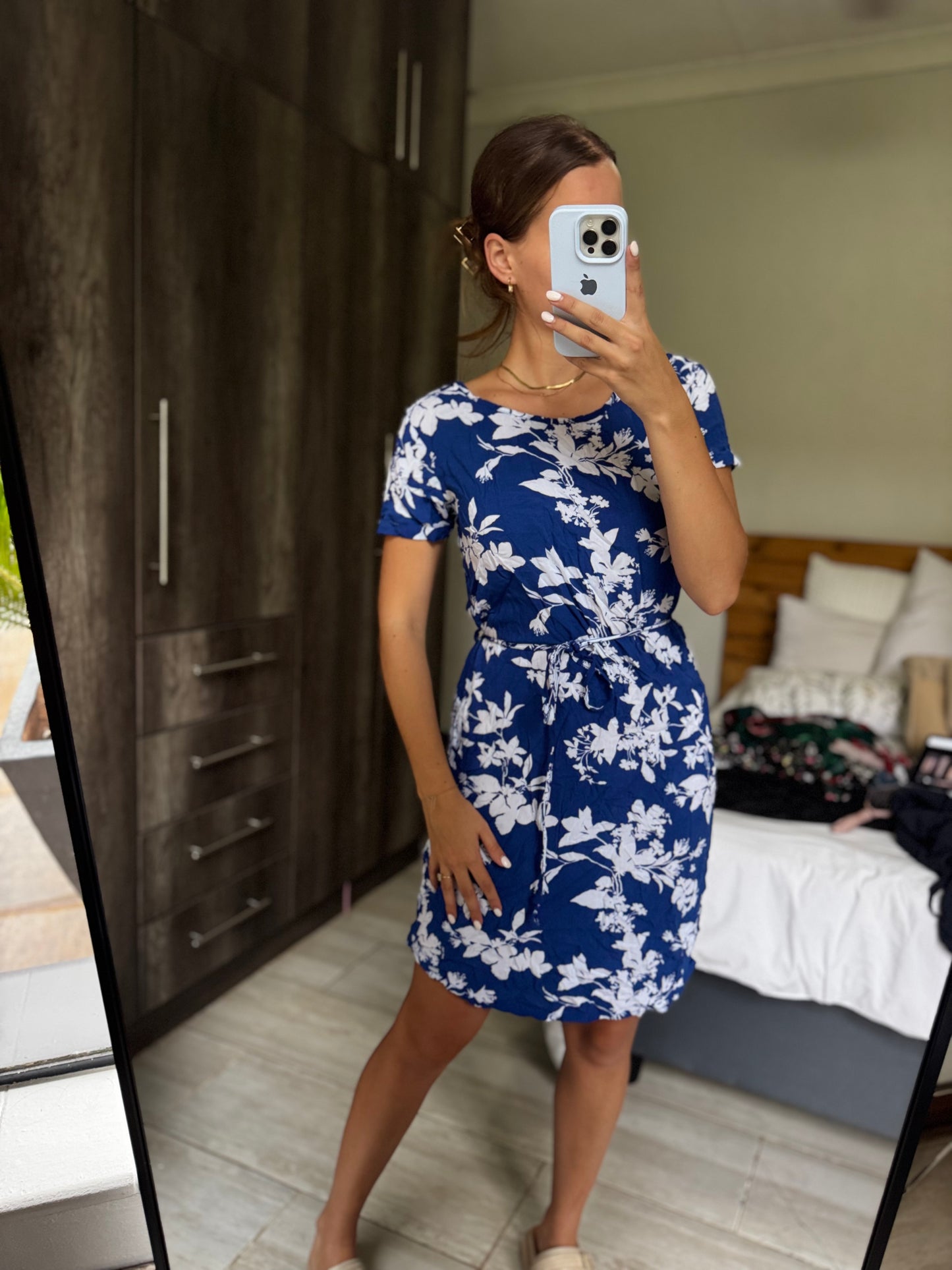 Blue floral dress (M)