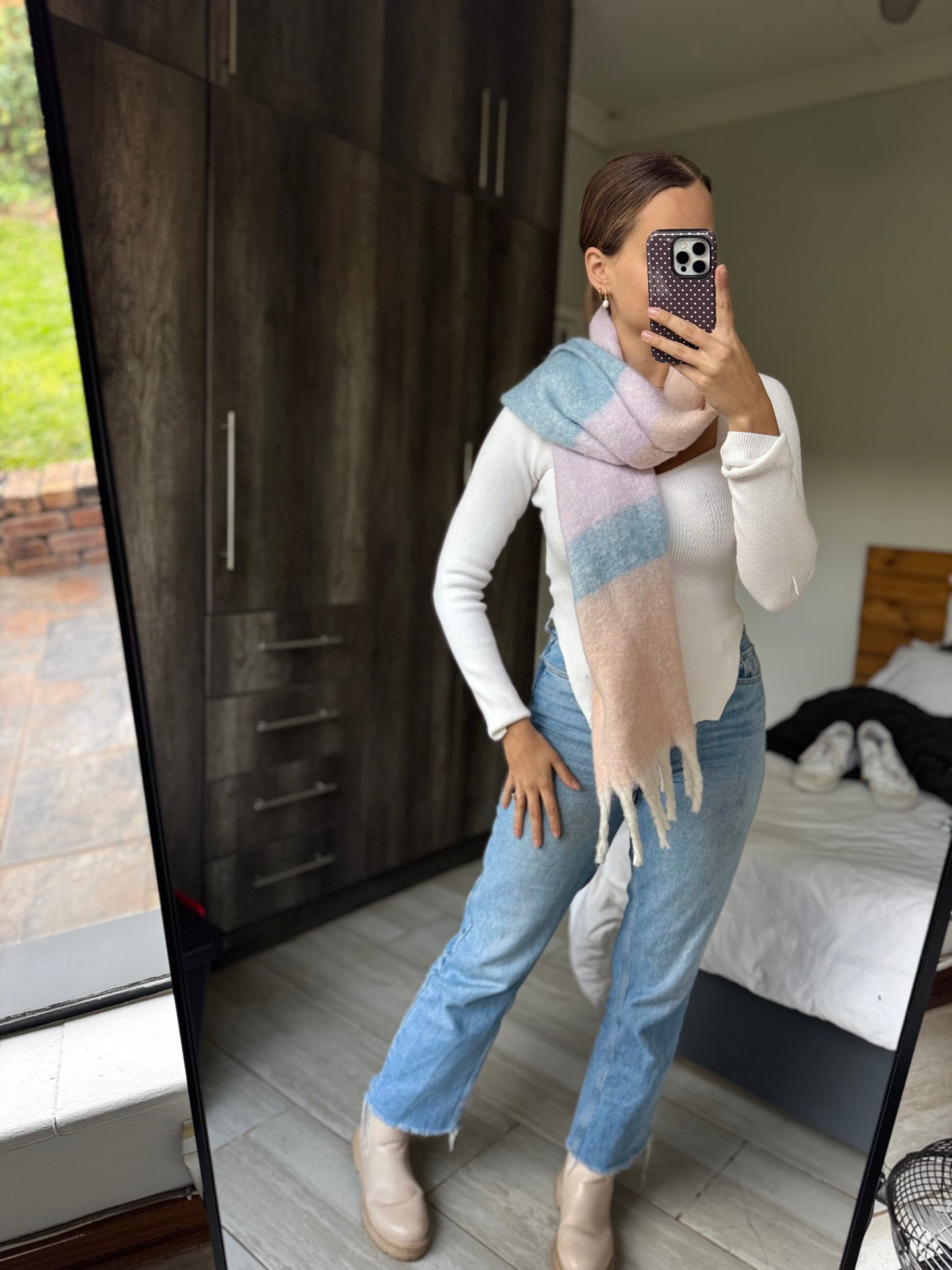 Stunning scarf (D)