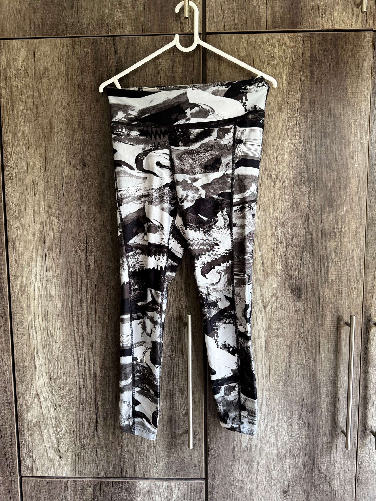 Under Armour gym leggings (B)