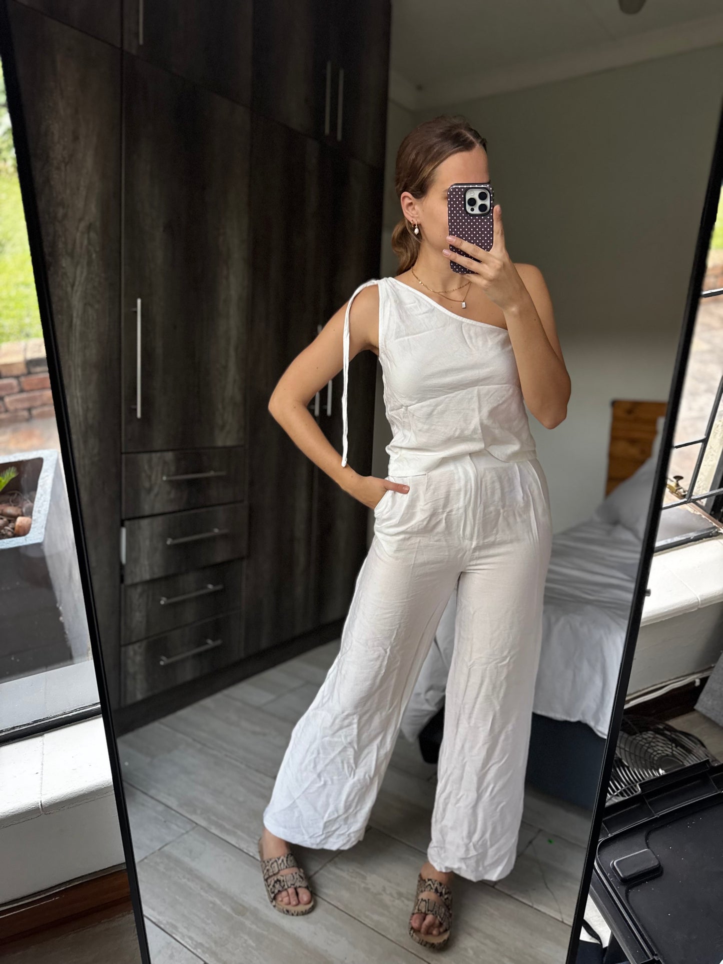 White matching set (AA)
