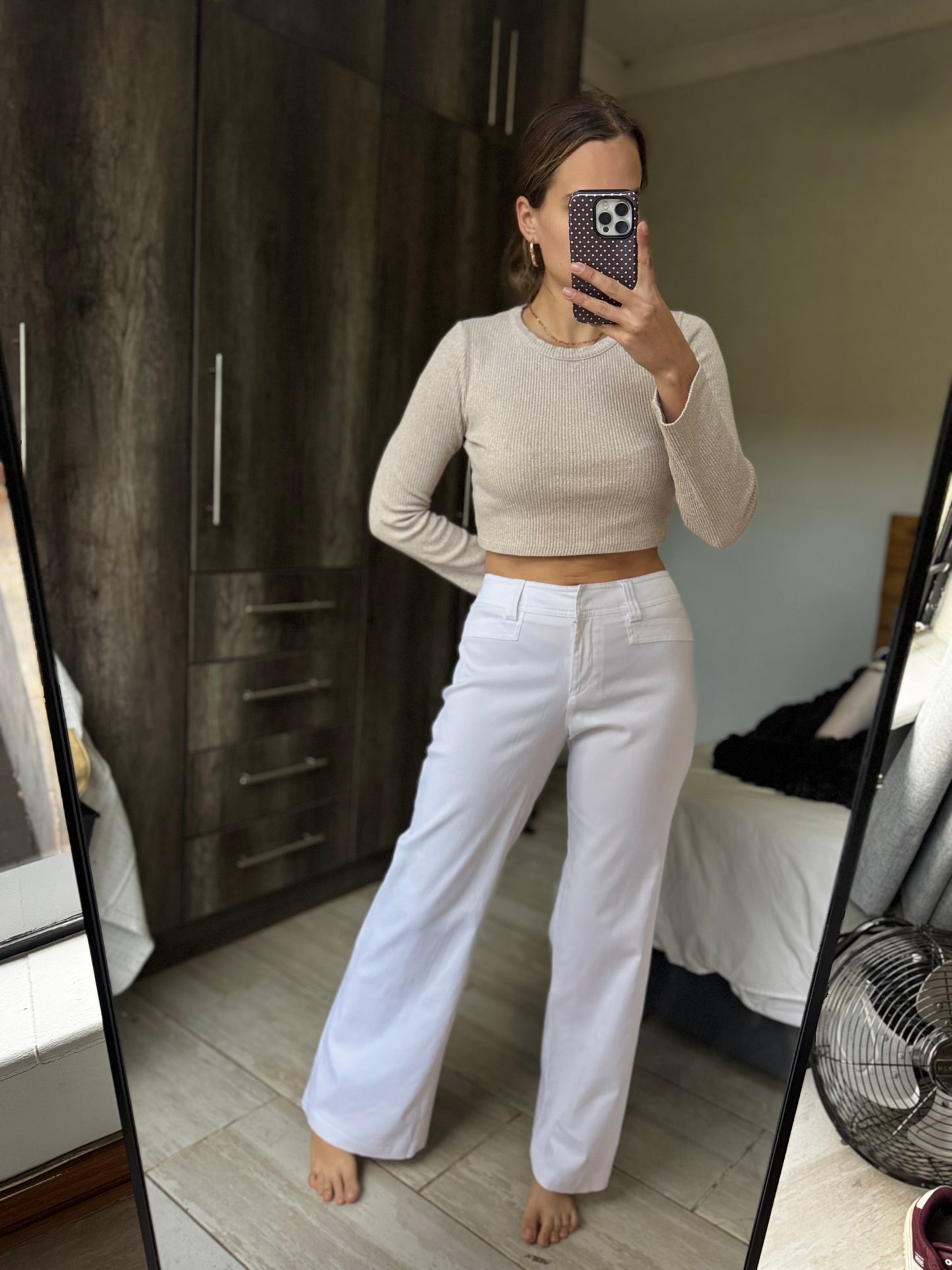 White pants (TT)
