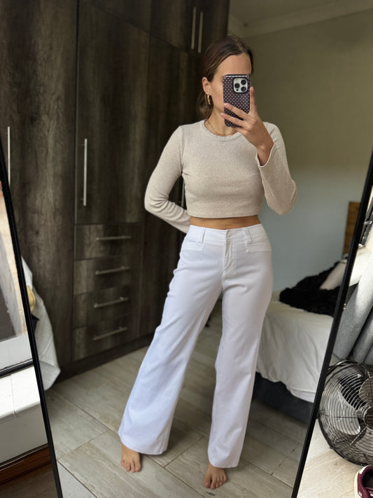 White pants (TT)
