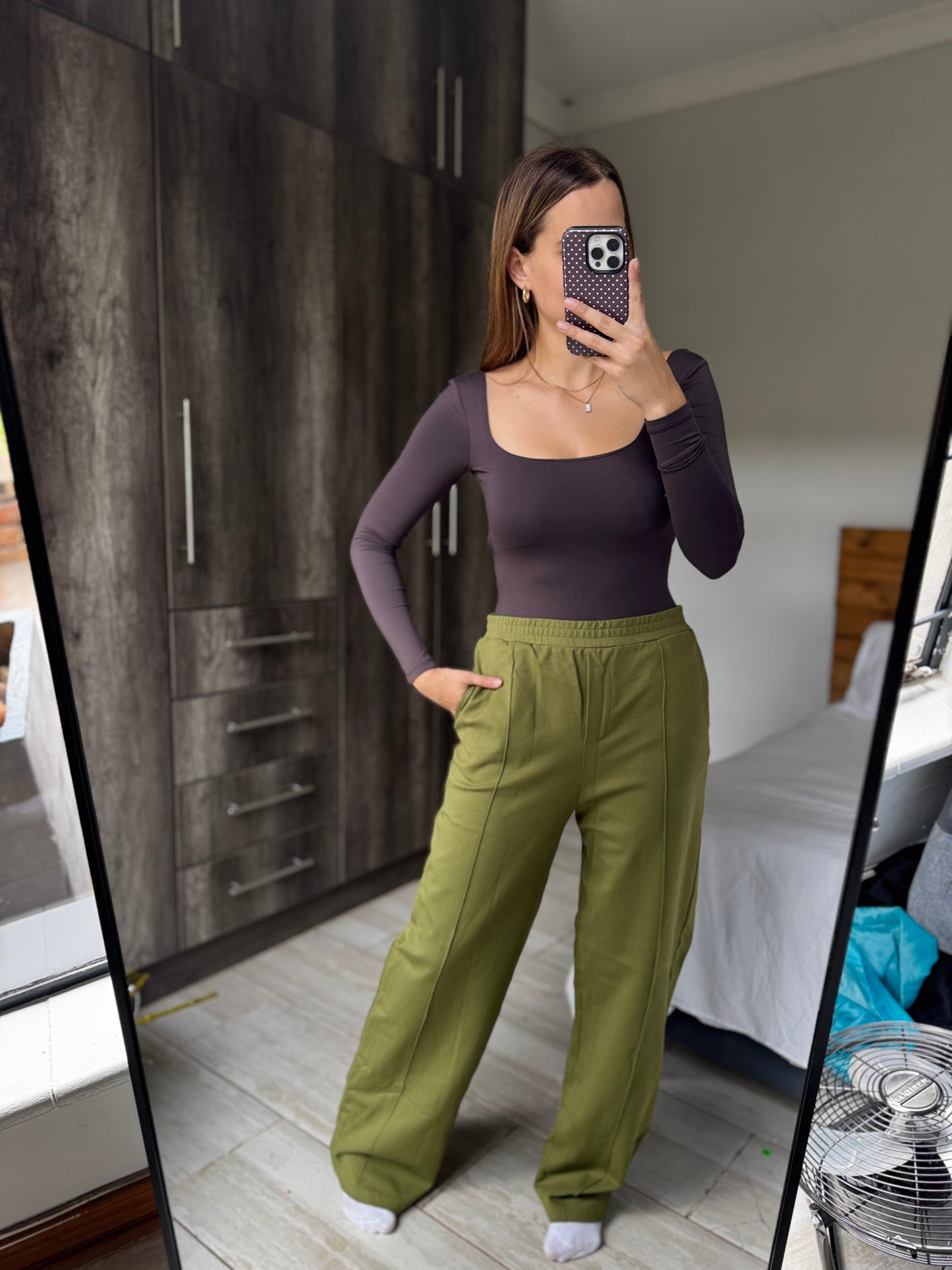 ME&B green straight leg sweat pants (X2)
