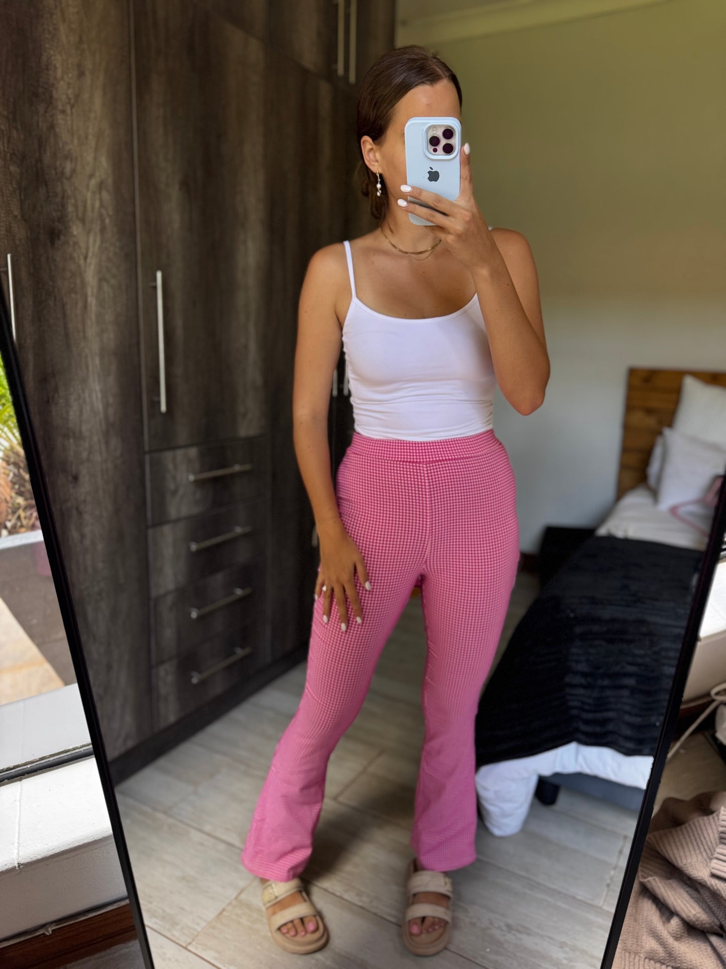 Pink checkered pants (CC)