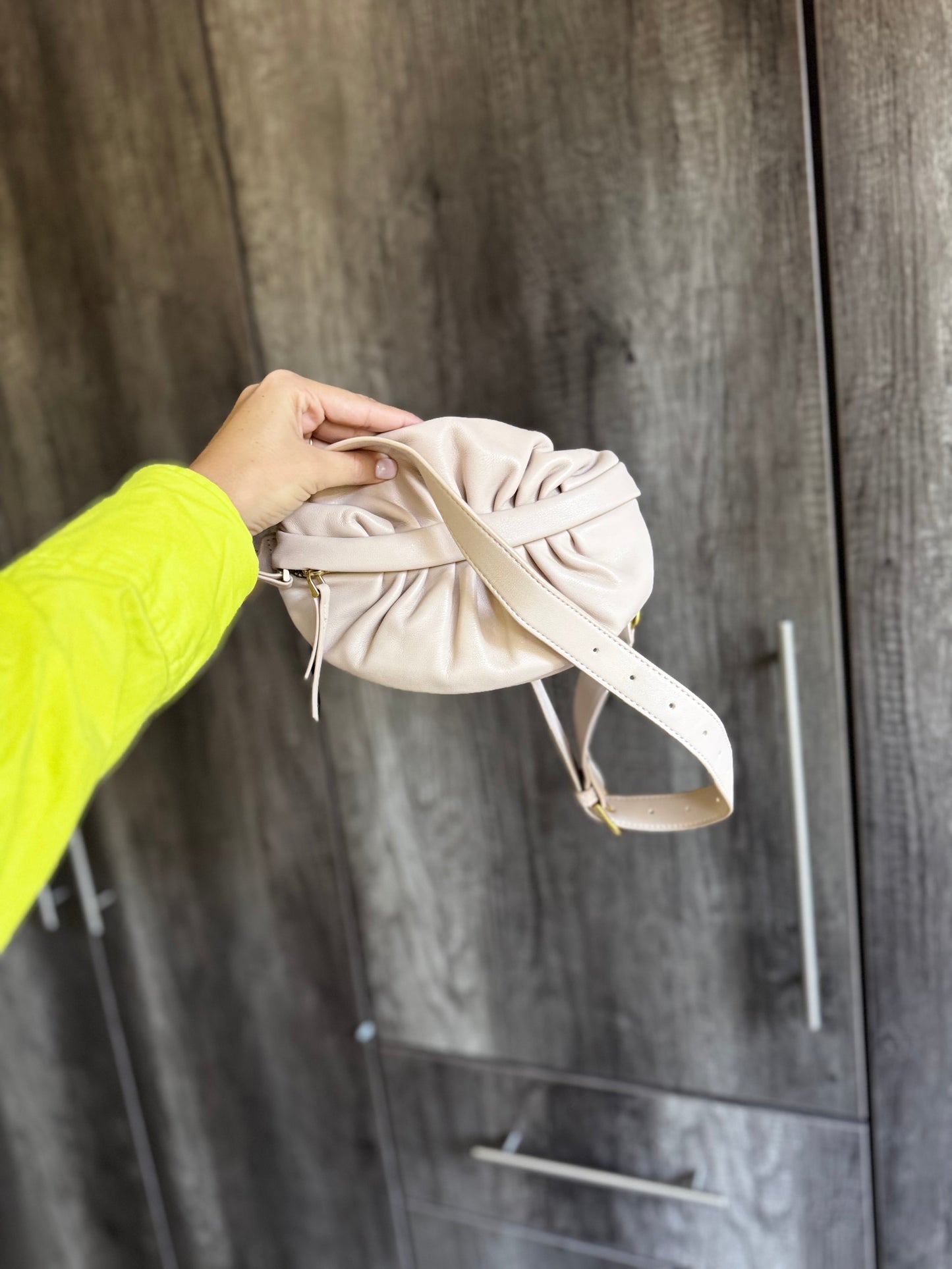 MANGO stunning bag (HH)