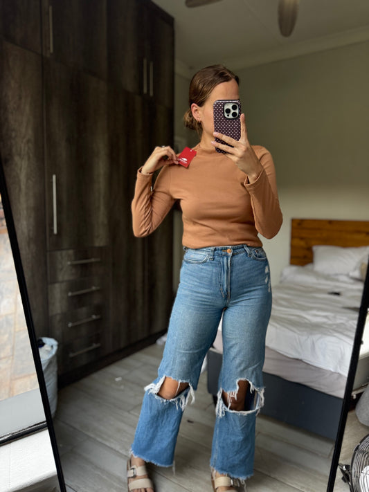 Brand New ANNATEE ribbed top (X1)