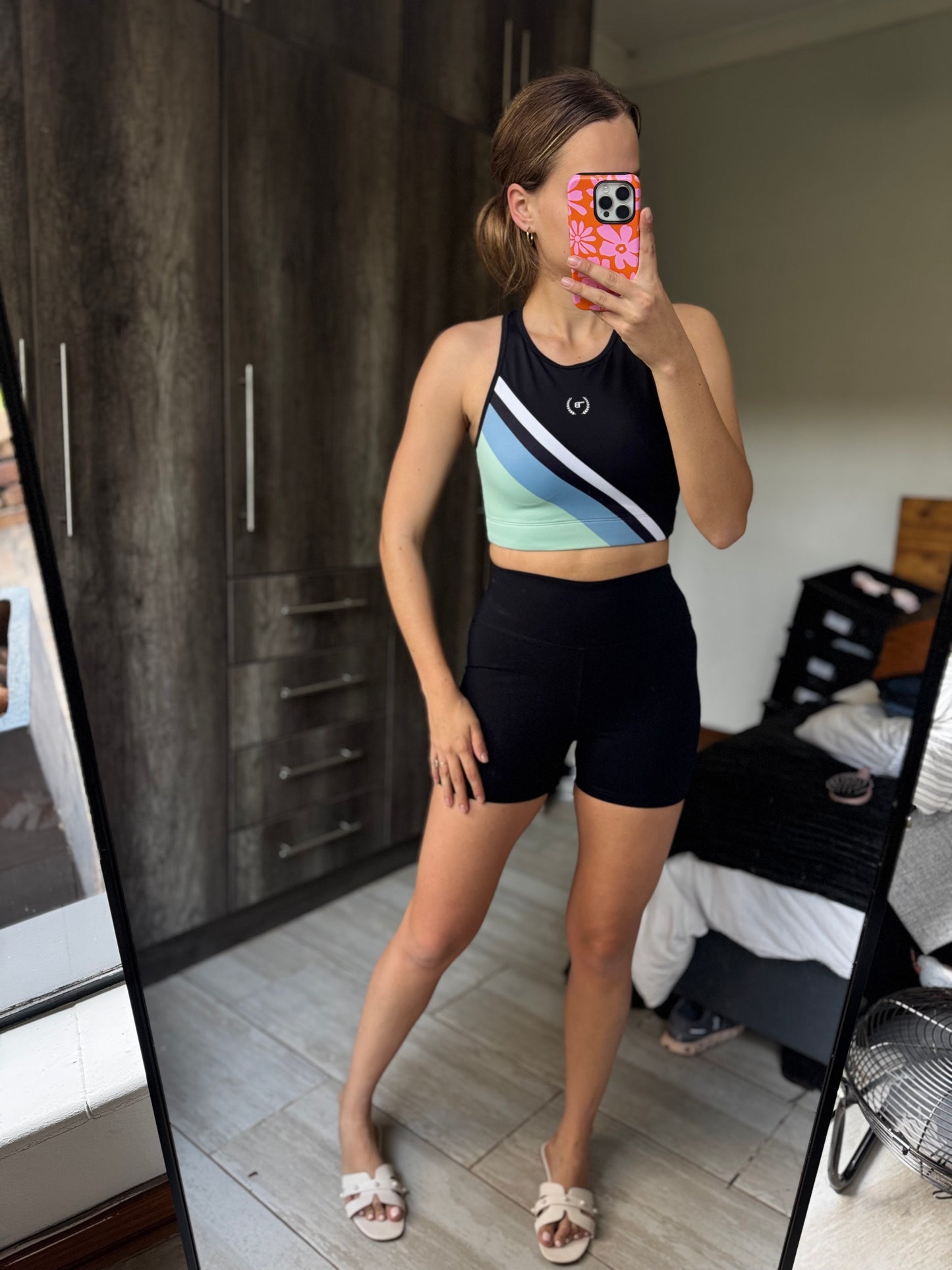 TS black gym shorts (K)