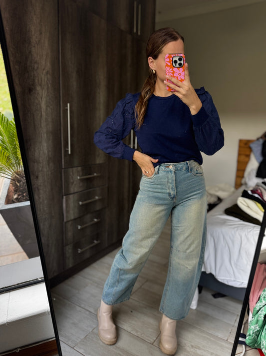 Navy top (Q)