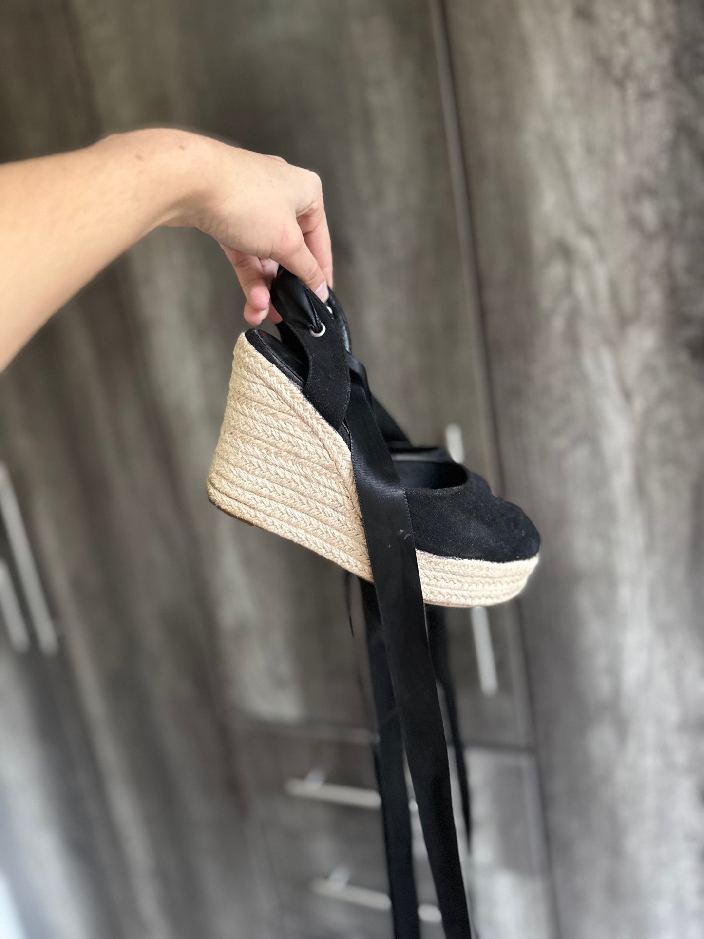 Black wedges (X9)