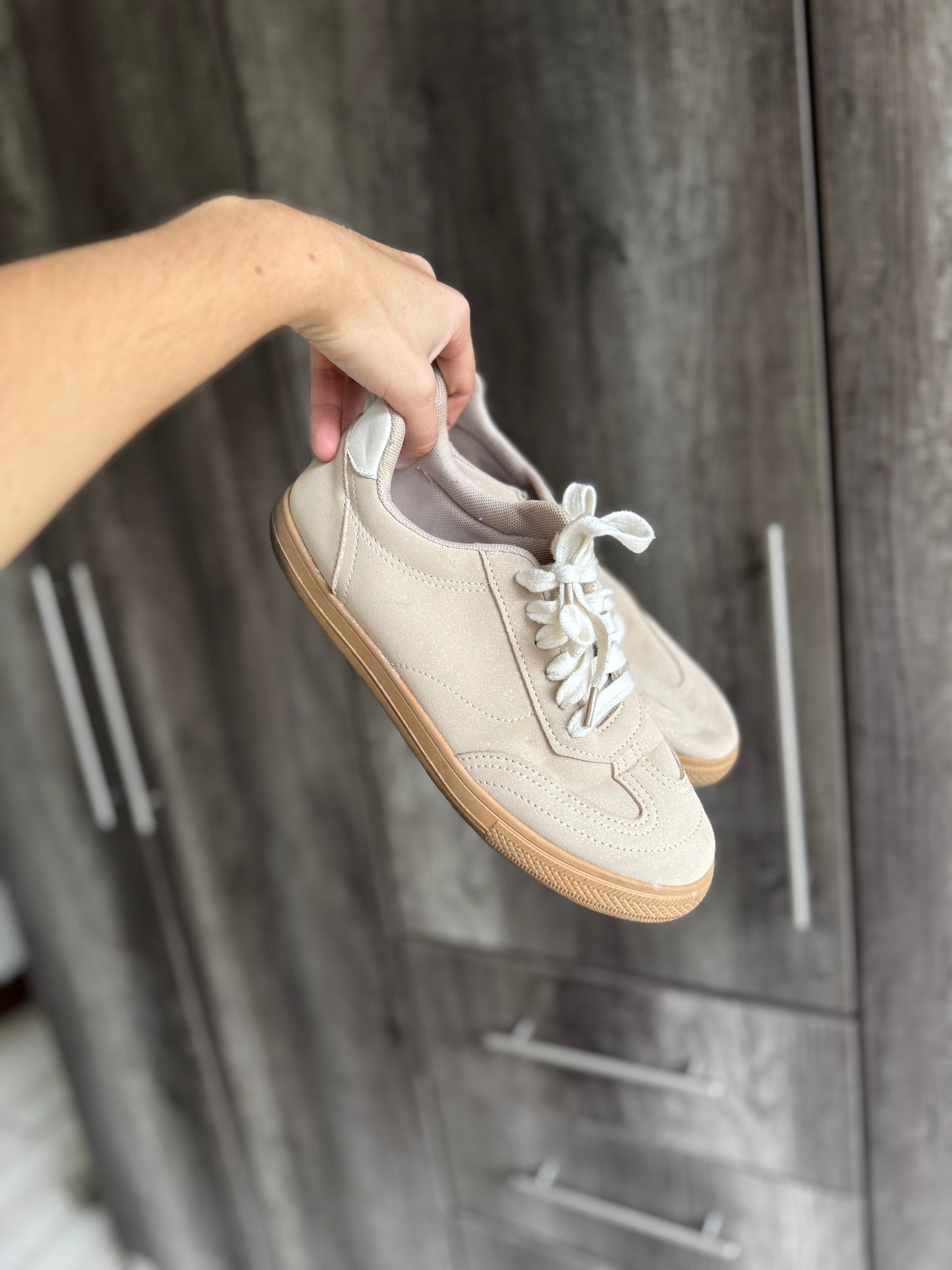 Cream sneakers (LL)