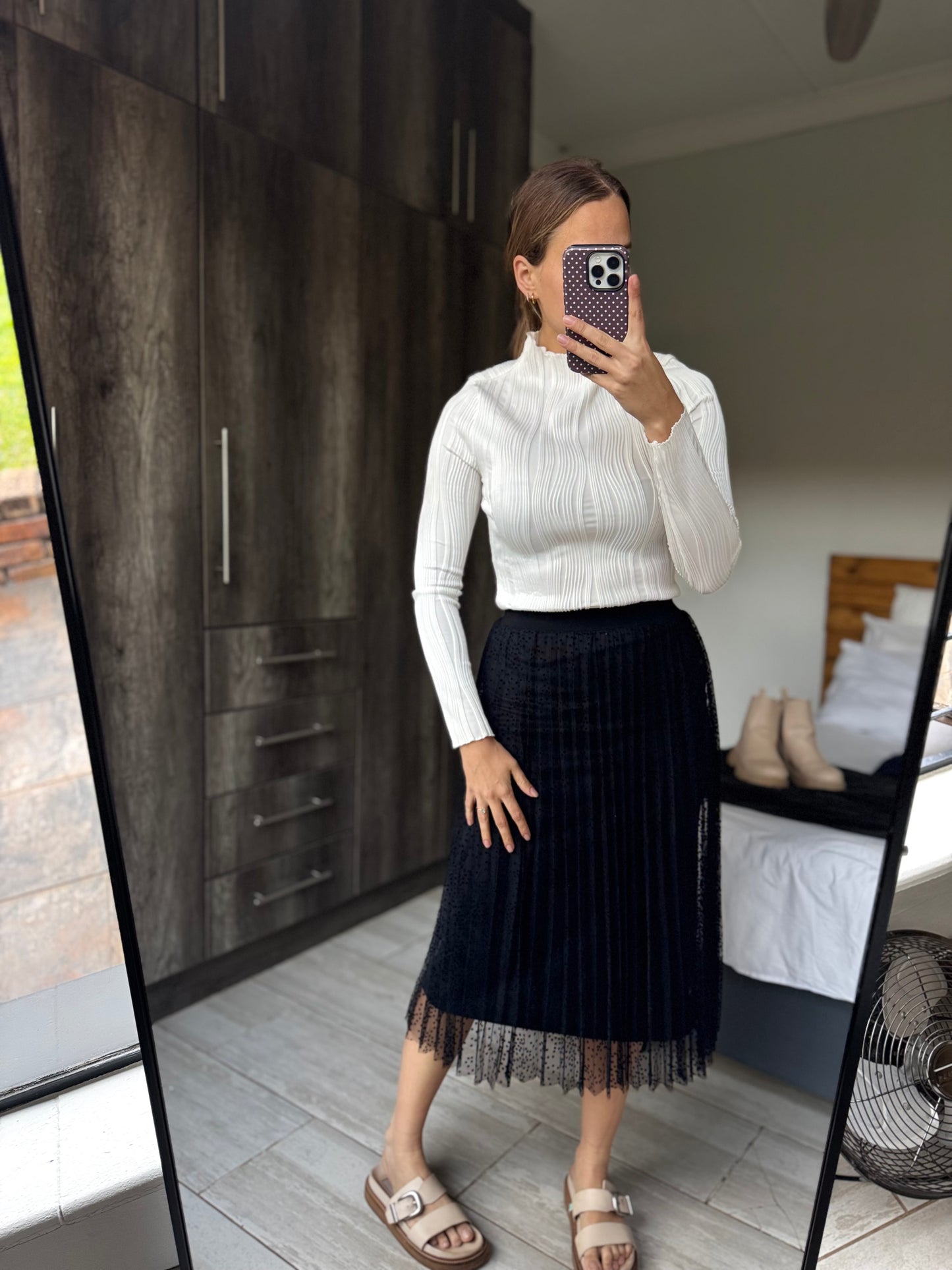 Black skirt (E)