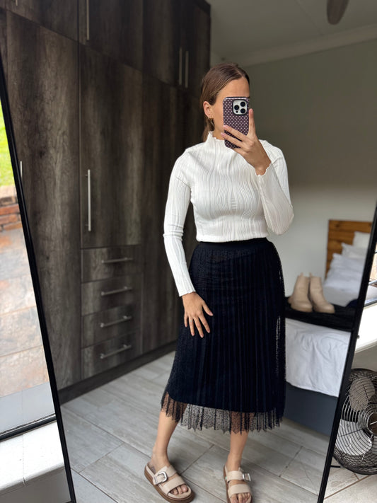Black skirt (E)