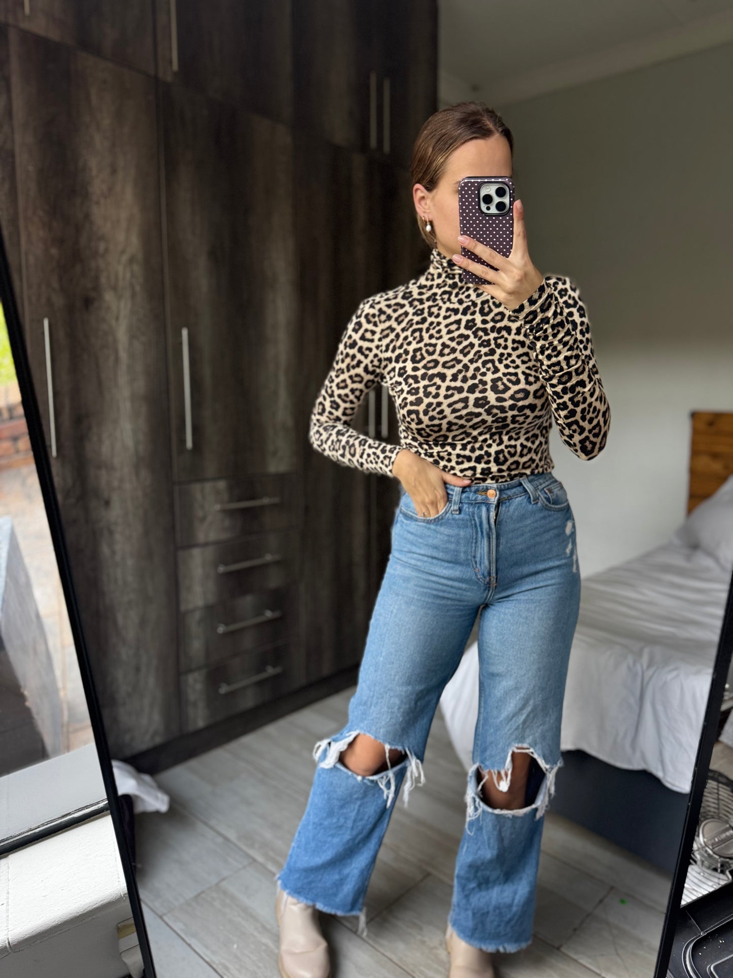 H&M leopard print top (D)