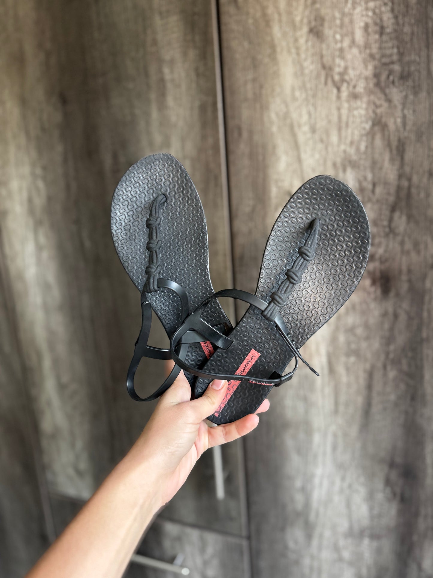 Ipanema sandals (X8)