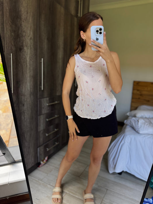 White floral top (K)