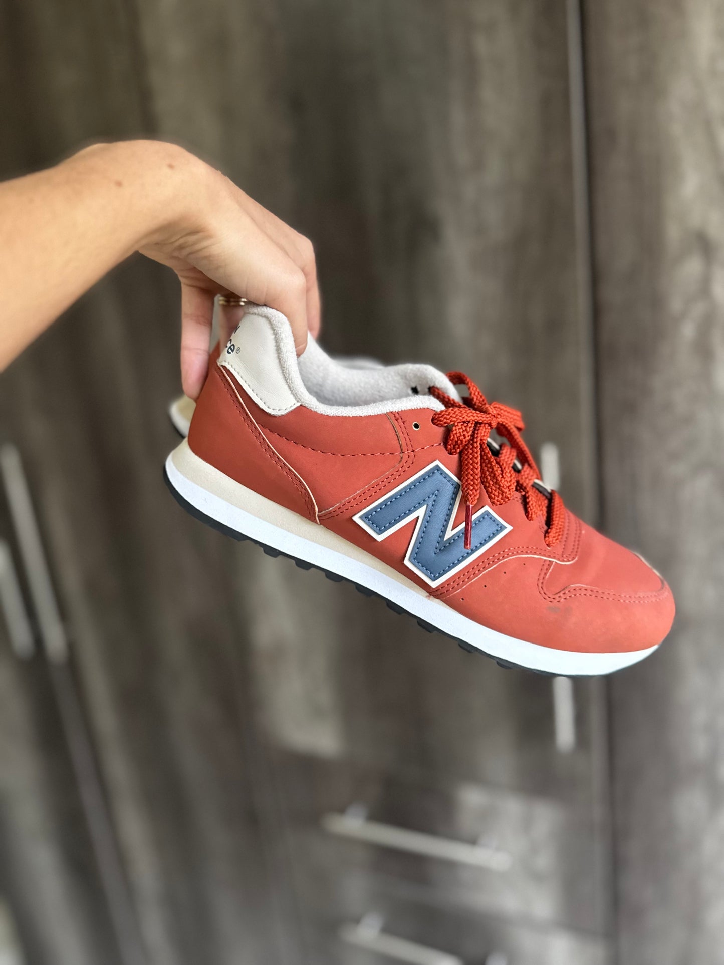 BRAND NEW New Balance sneakers (T)