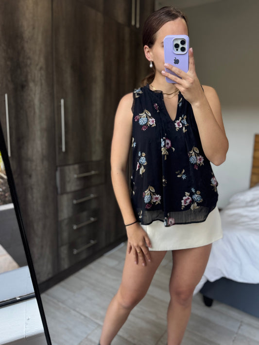 Black floral top (BB)