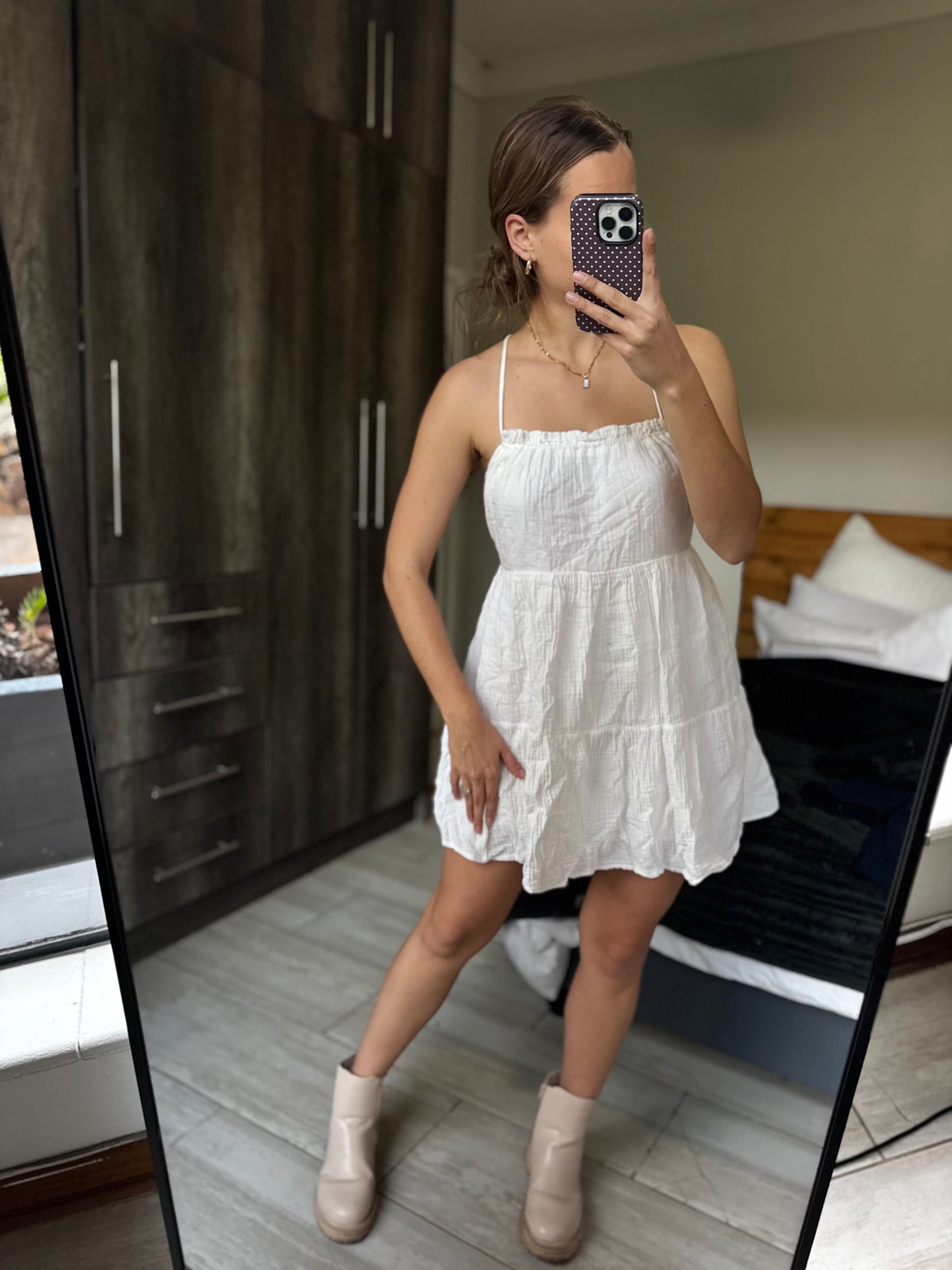 Pretty white dress (XX)
