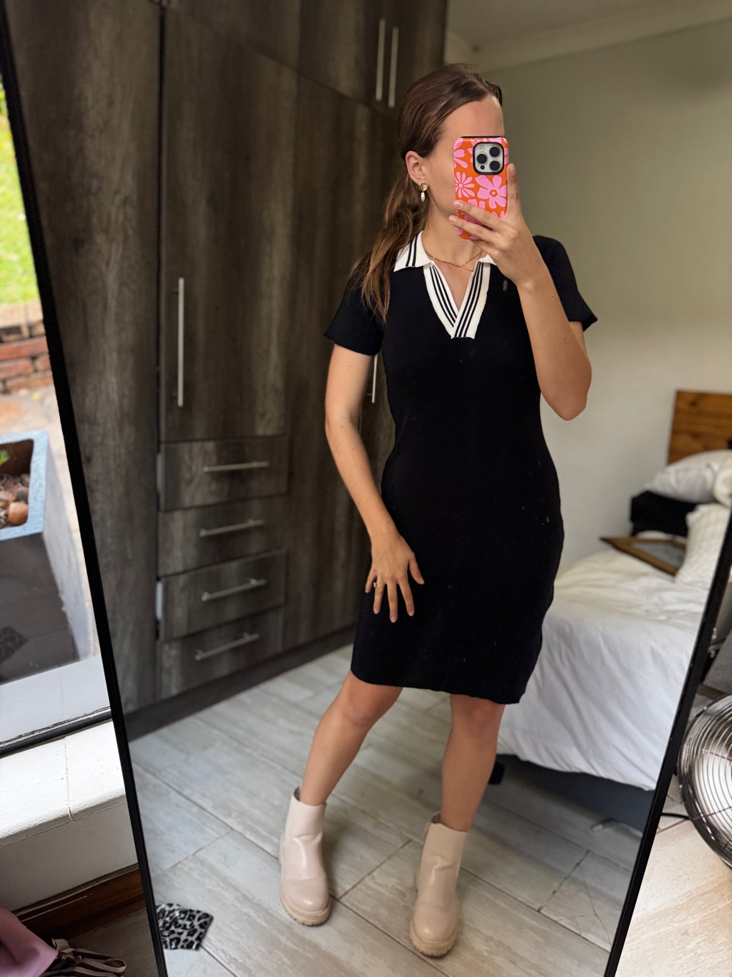 Black ribbed dress (FF)