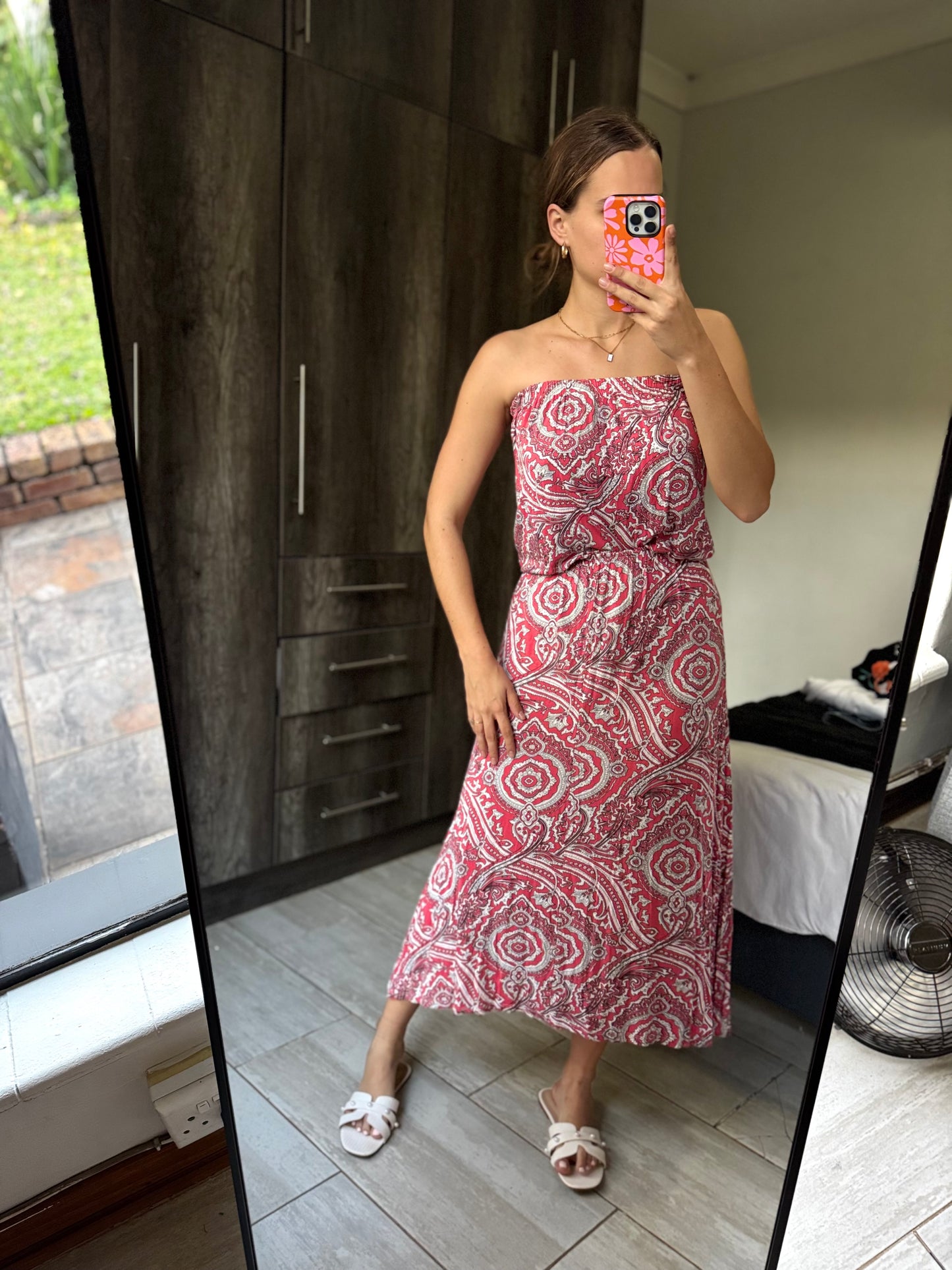 Stunning dress (Q)