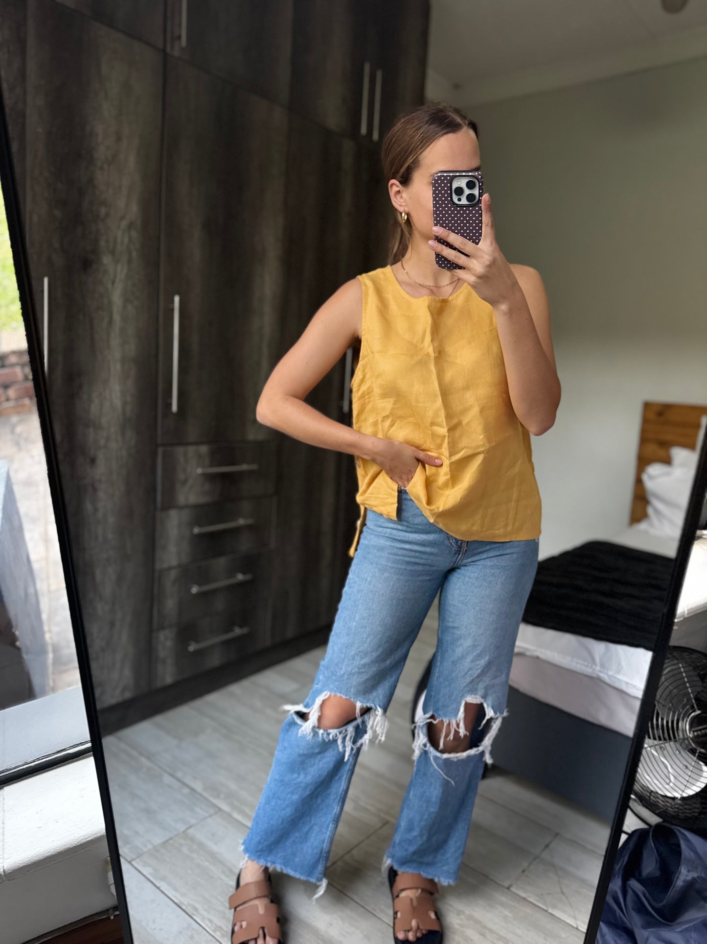 Pretty yellow top (F)