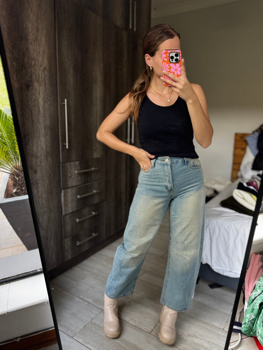 Old Khaki black ribbed top (Q)