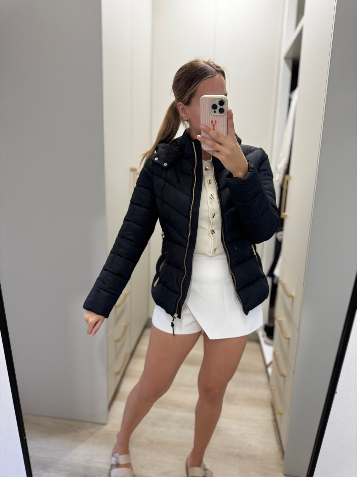 Black puffer jacket (X1)
