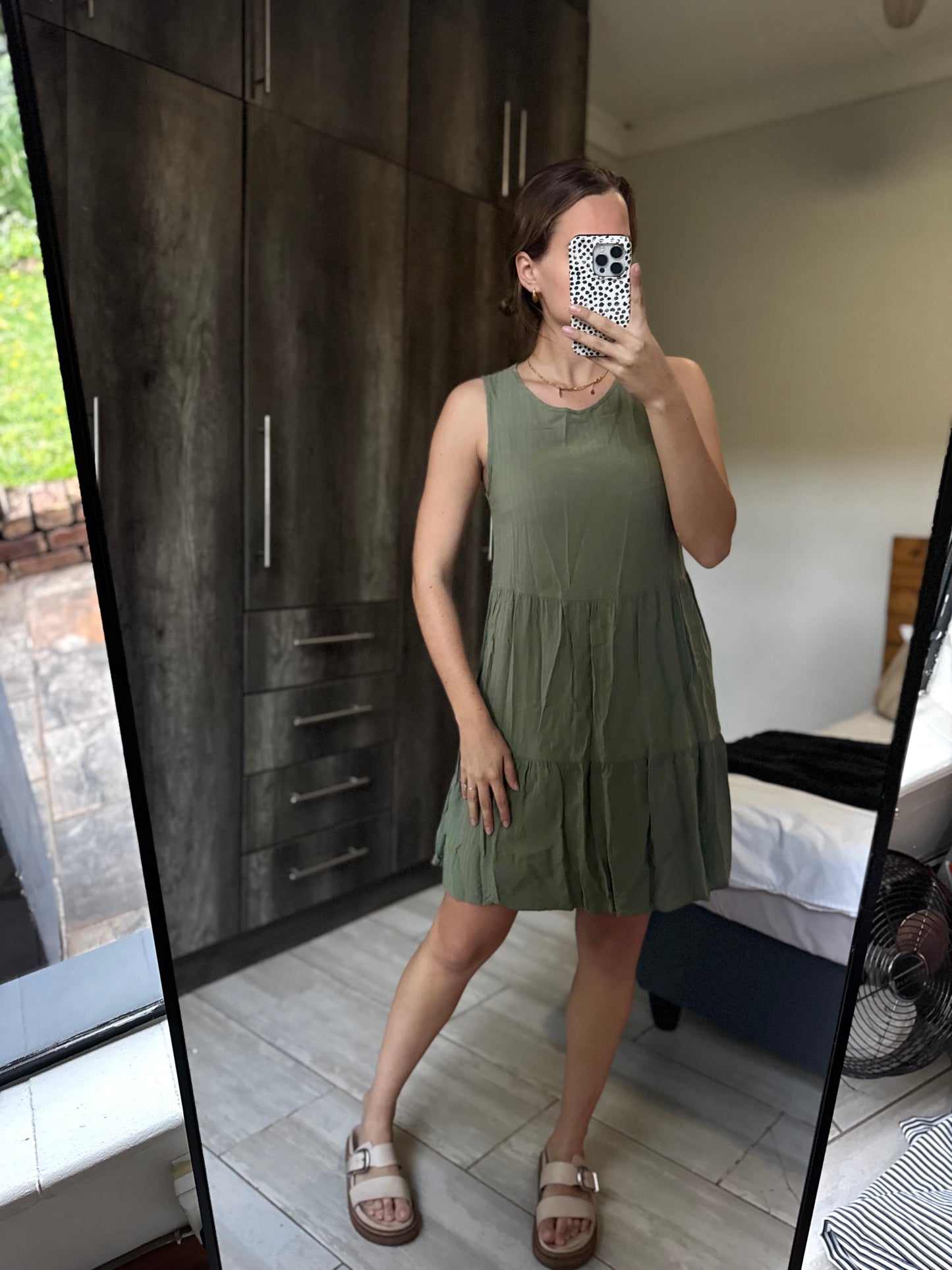 Green dress (AA)