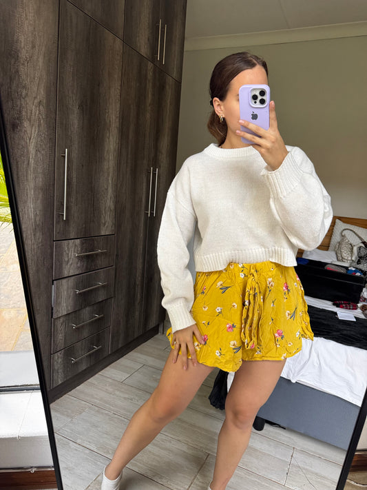 Yellow floral shorts (V)