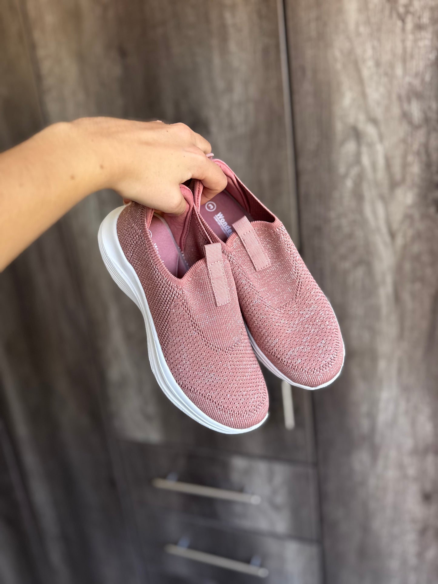 Brand New Wonder Fit shoes (X8)